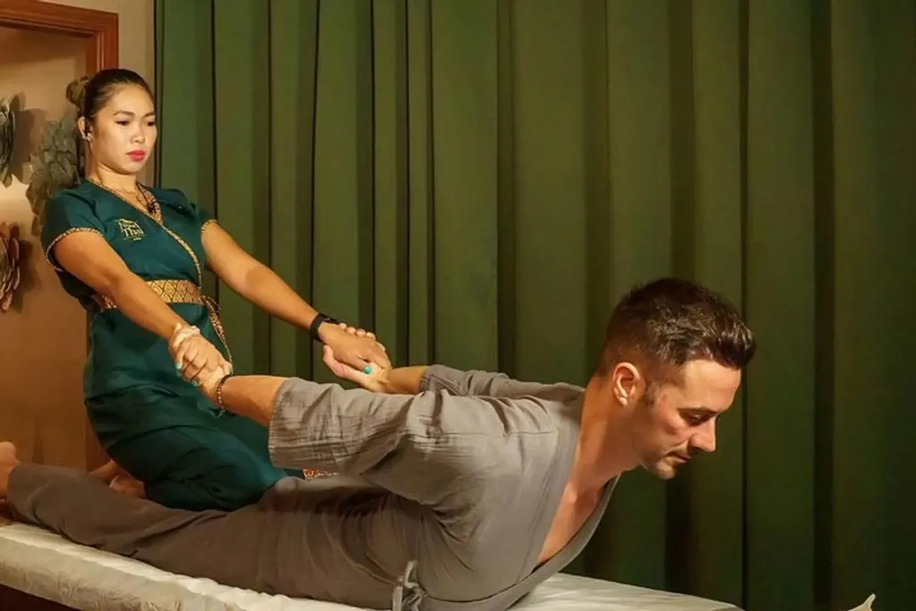 imgi_479_da1cfc9c-60f7-453e-a69b-455edb532465_private-thai-massage-session-in-barcelona-xlarge.webp