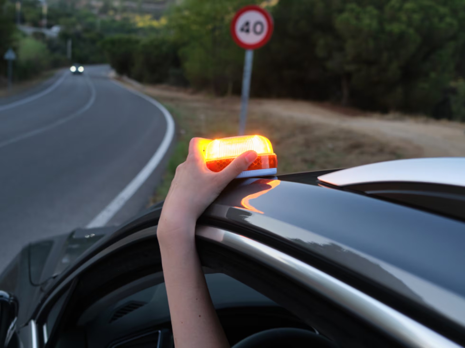 Alles, was Sie über die Warnleuchte V16 wissen müssen